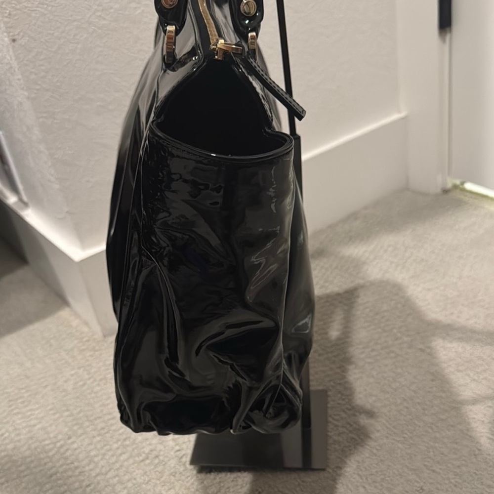 GUCCI "The Abbey" Black Patent Leather Large Abbey Hobo w/COA - Picture 10 of 14